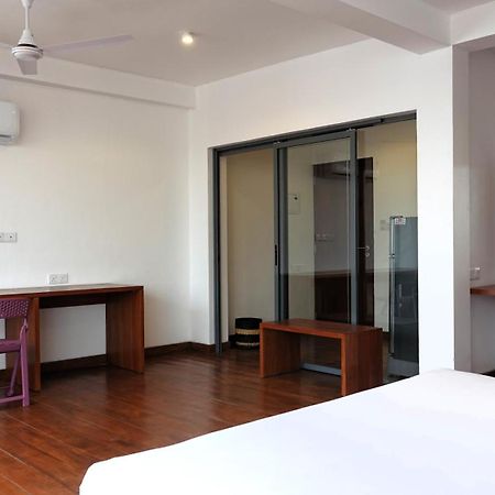 Hotel J Negombo Eksteriør billede