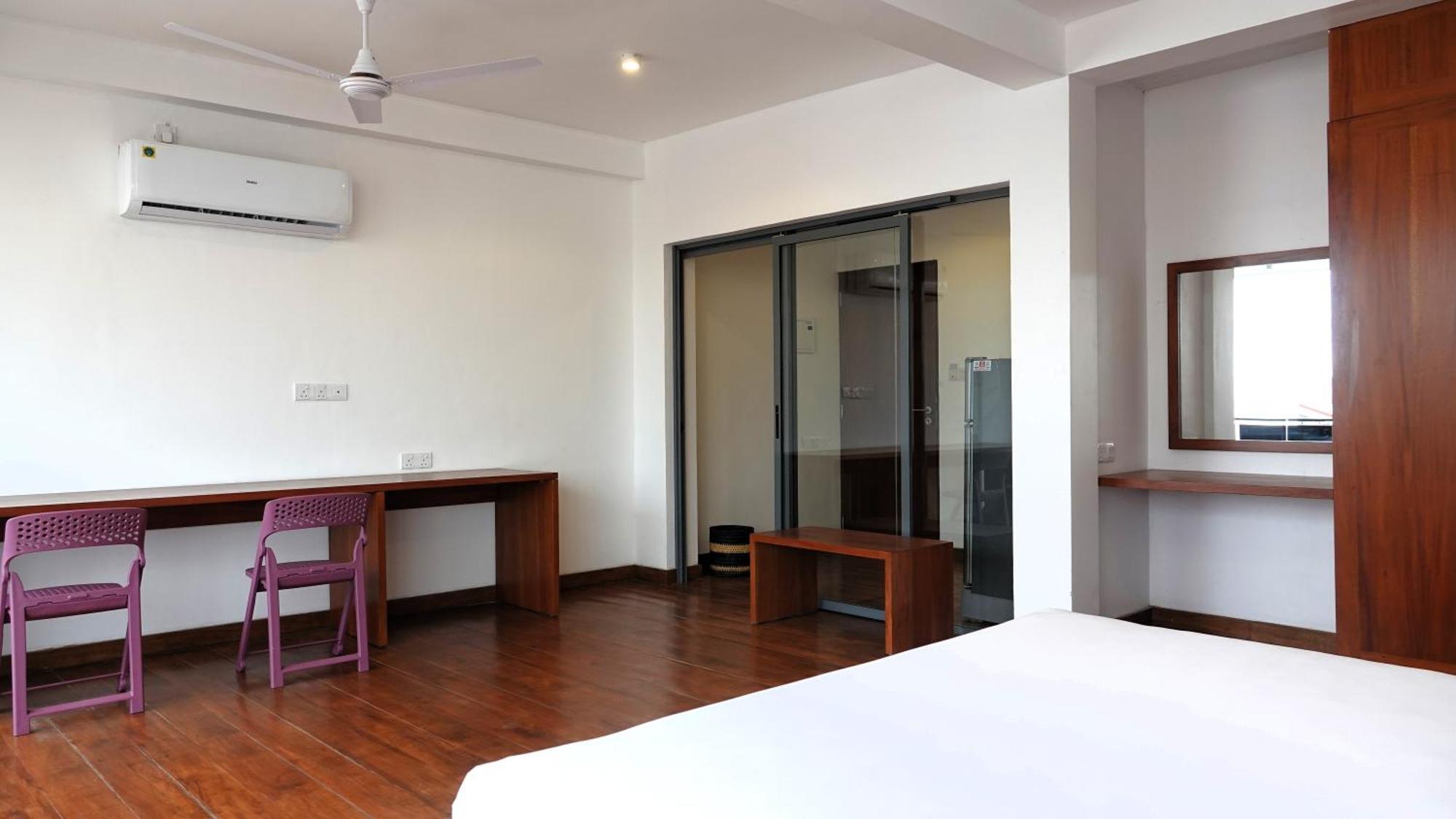 Hotel J Negombo Eksteriør billede
