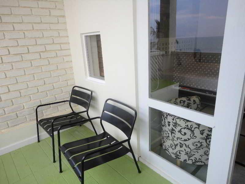 Hotel J Negombo Eksteriør billede