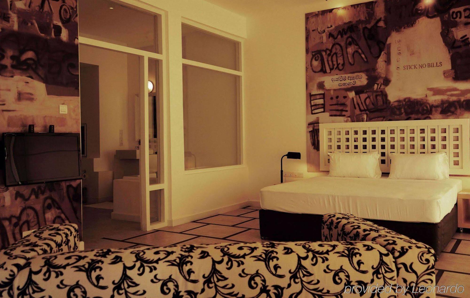 Hotel J Negombo Eksteriør billede