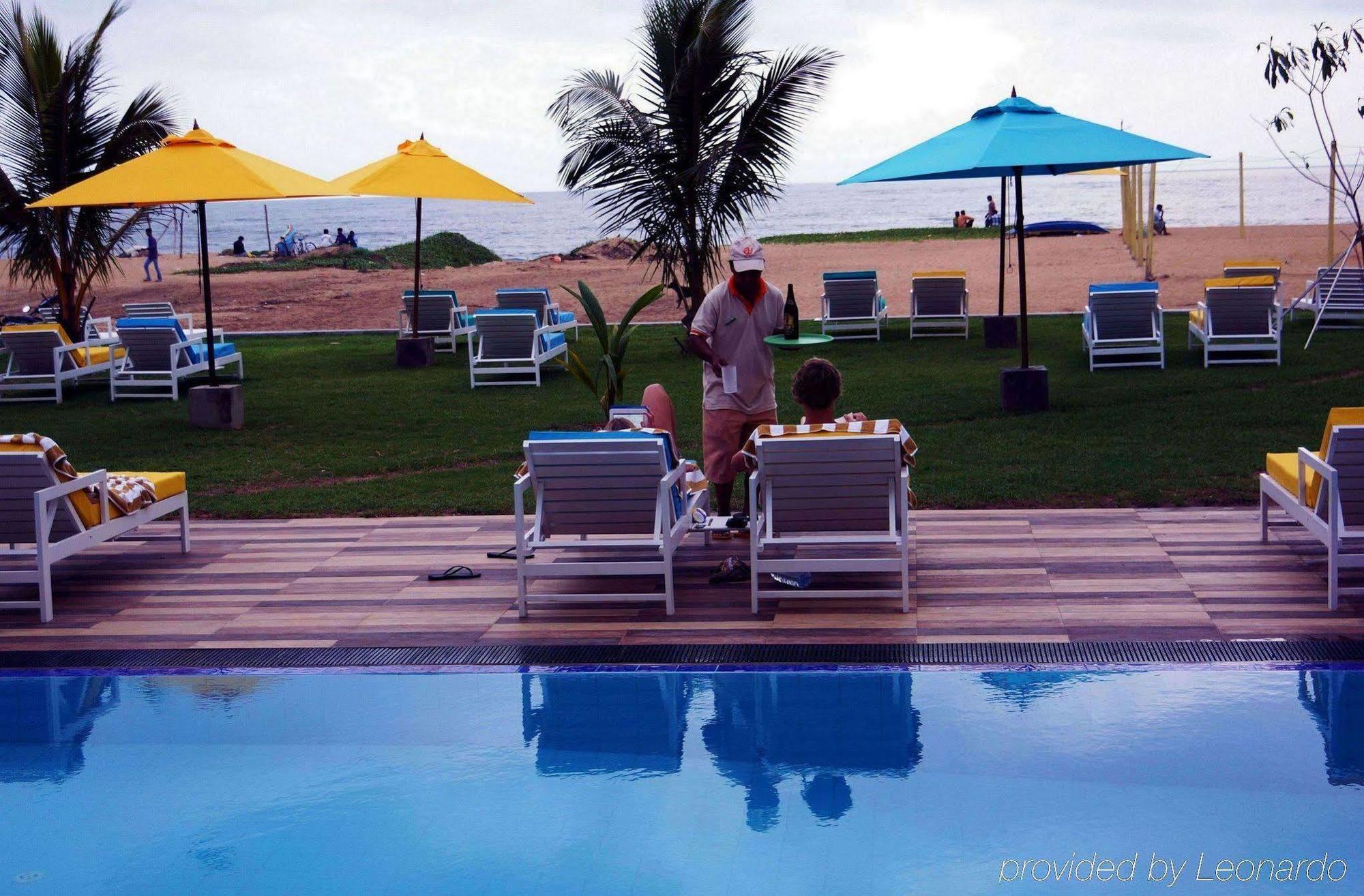 Hotel J Negombo Eksteriør billede