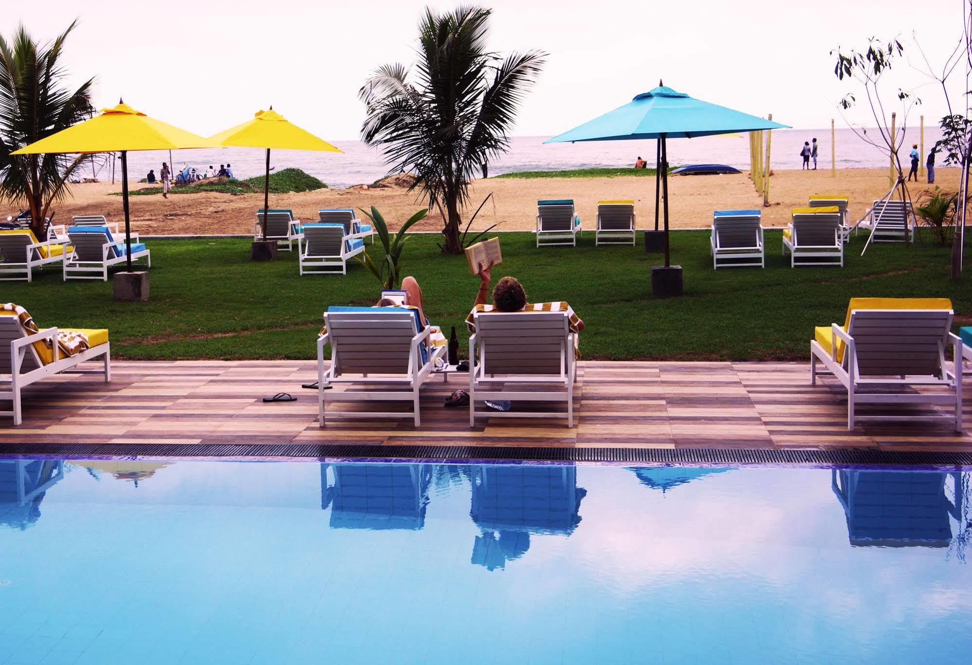 Hotel J Negombo Eksteriør billede